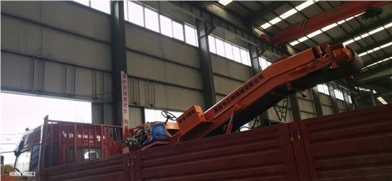 通關(guān)客戶(hù)60輪式扒渣機(jī)發(fā)貨成功